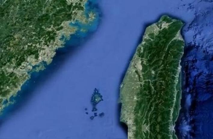 这招够精准！台湾其实根本就不用打，打它干什么？台湾就是一个孤立的小岛，大陆压根不