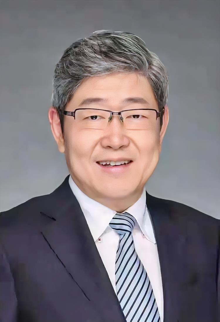 安徽穷小伙闯深圳，干出百亿上市公司！他的三次“觉醒”太真实，最后一步却惊动监委？