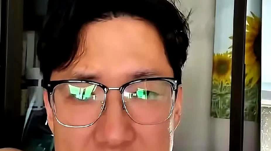 太明智了！男子从不让老婆和自己妈妈接触，结婚十年相安无事，因公公摔伤住院