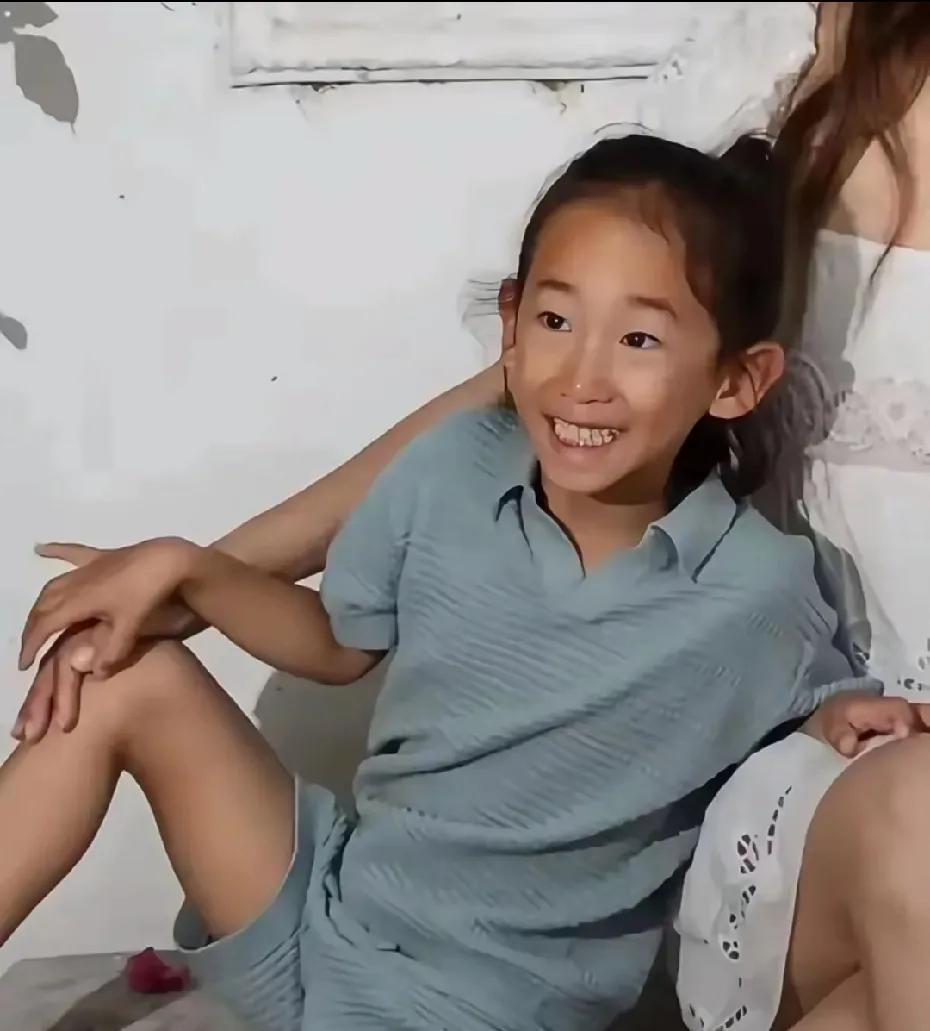 陈小春的两孩子长的都像他，都说儿子像妈，怎么到了应采儿这就不管用了呢