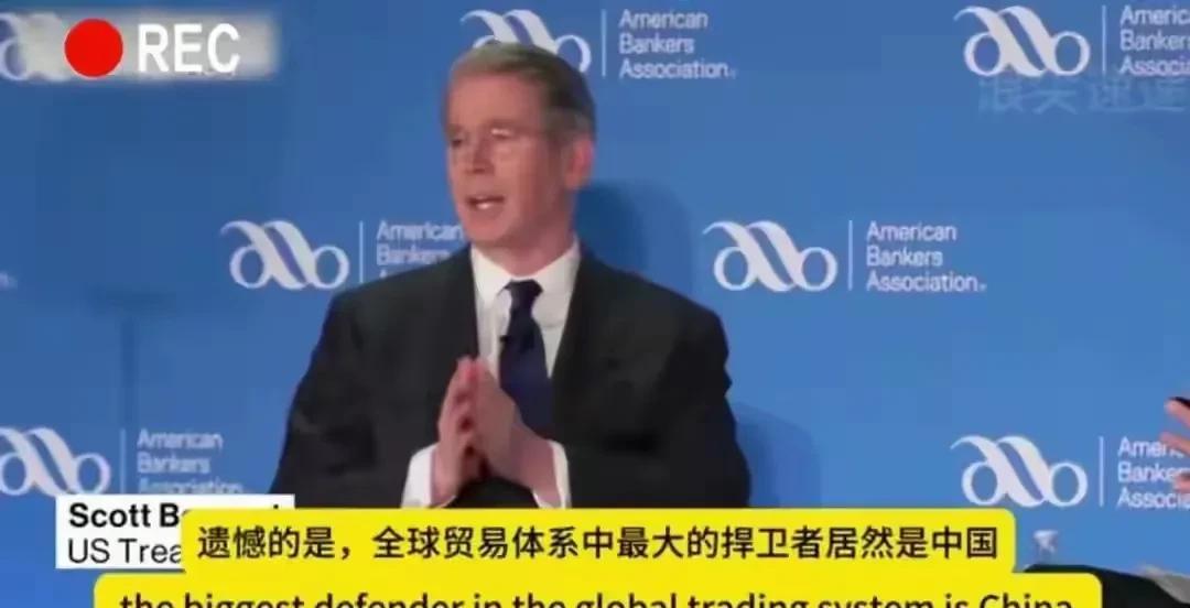 美国国会原想卡咱脖子，没承想却卡死了英伟达脖子，在猪队友的神助攻之下，黄仁勋算是