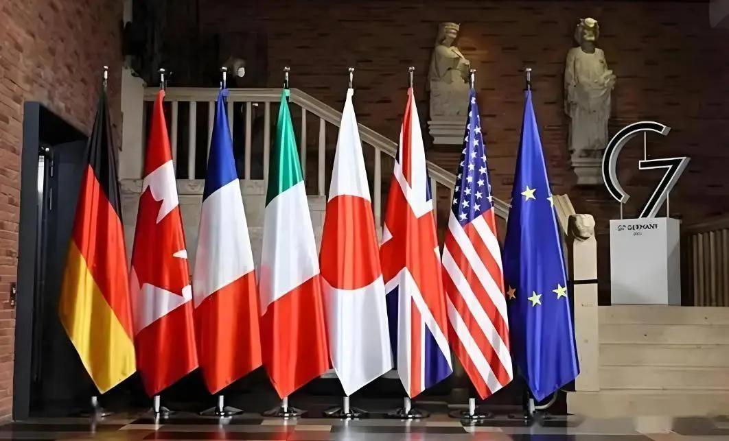 绝了！马克龙为了拉中国参加G7，连脸都不要了！先邀线下被拒，被美日骂一顿后改口