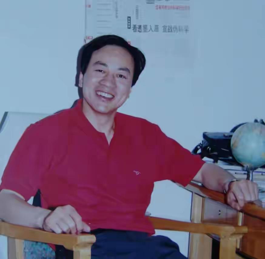 中国身价最高的记者，是个什么价？500万。他的人头。2001年，他写了一