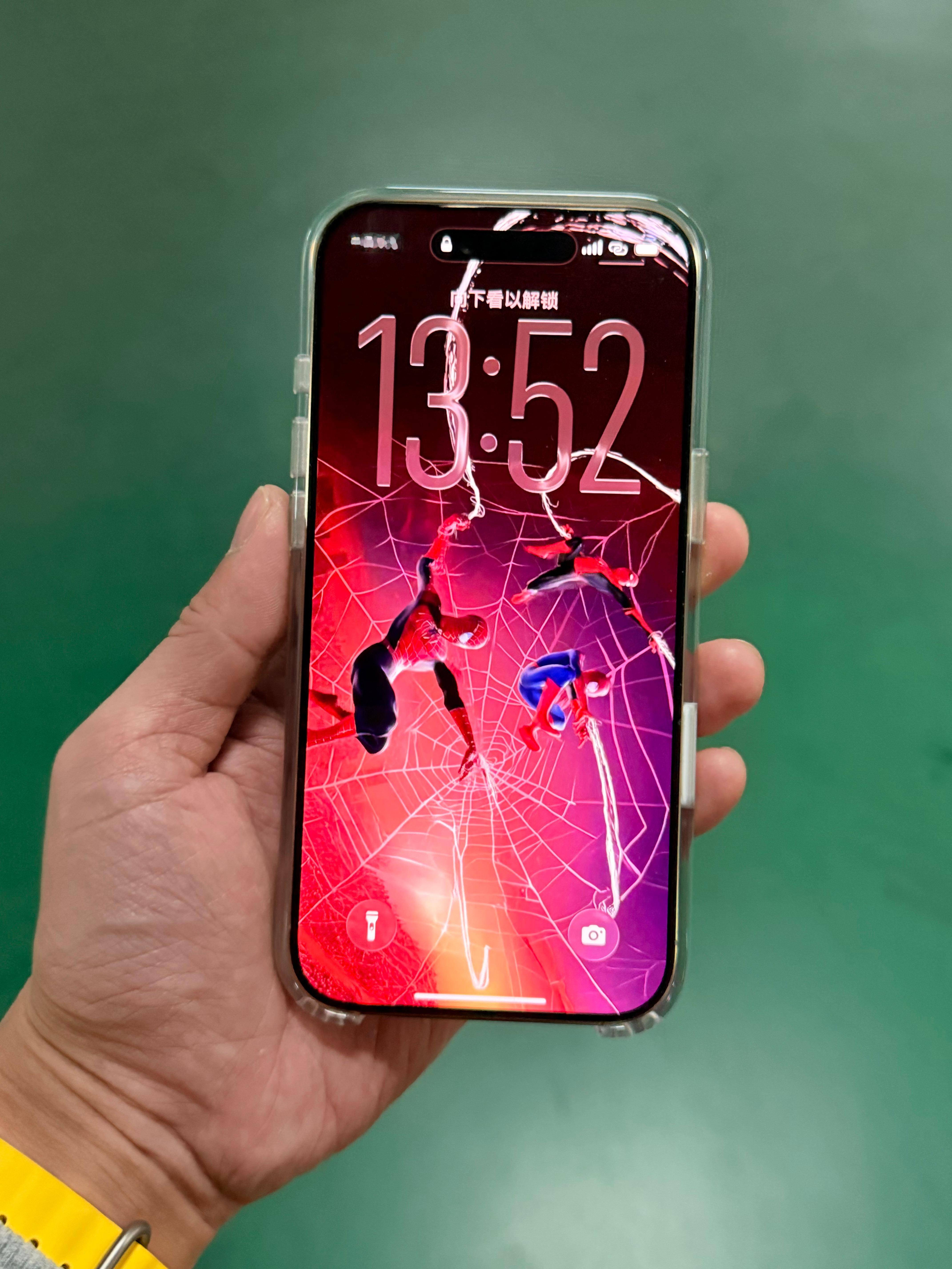 莱分享一张很赞的空间壁纸