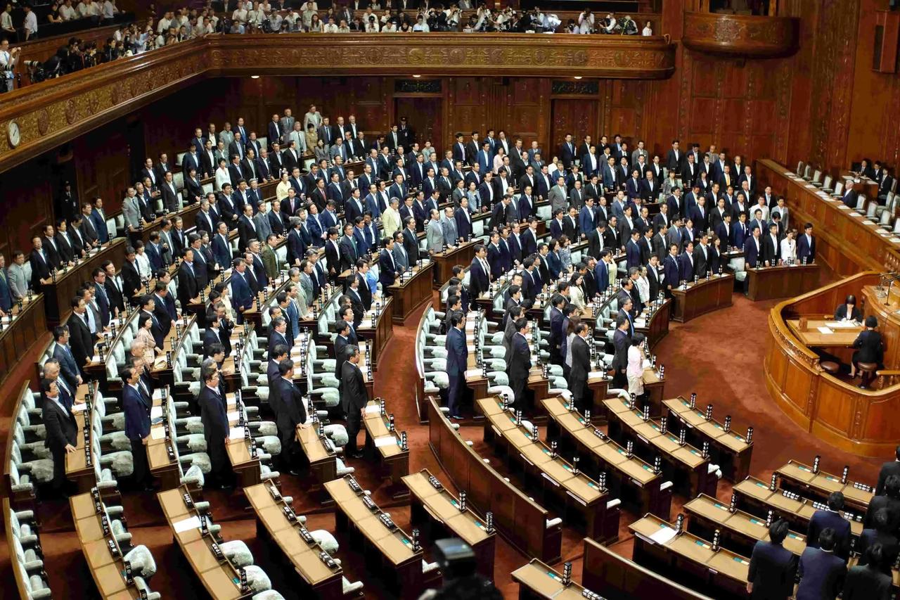 日本经济差，议员也受伤！据日本NHK报道，日本众议院465名众议员的平均资产（包