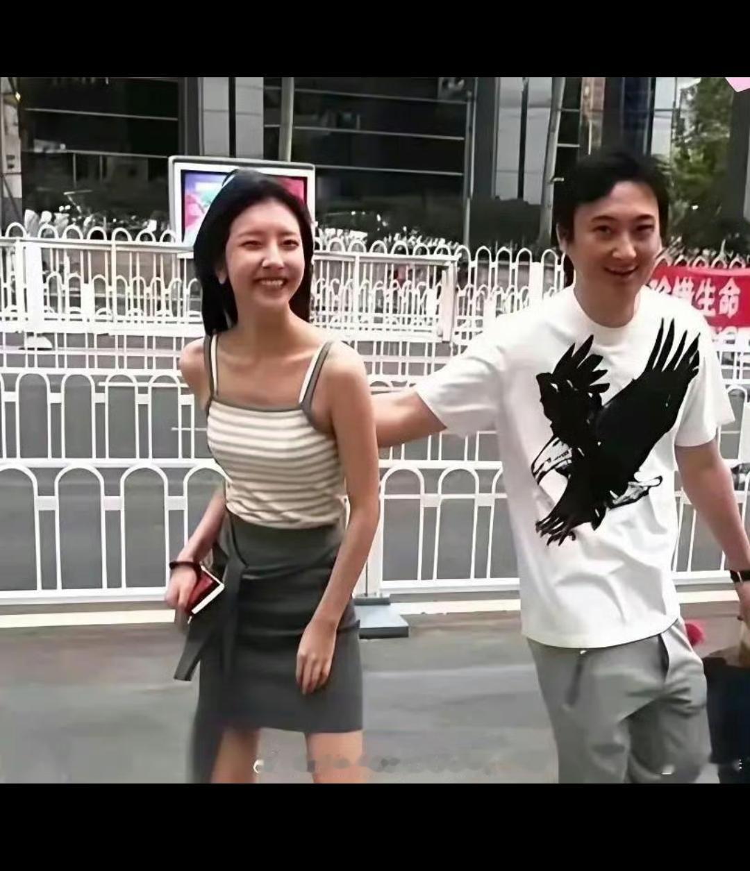 王公子前任里面最漂亮的一位了吧，比现在的那个网红好看多了！王家经济上行时期，王