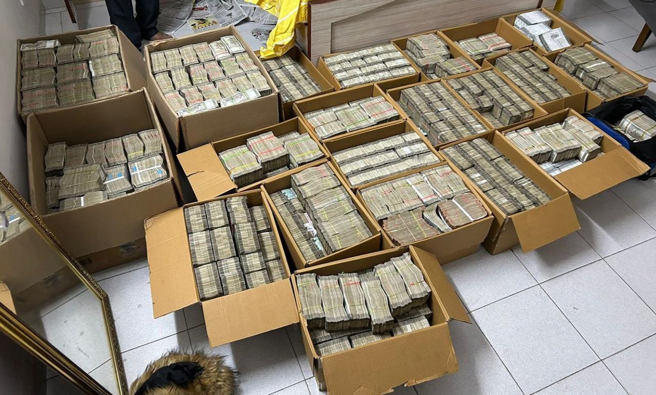 前中央邦交通局警员索拉布·夏尔马的腐败丑闻。这位名叫Saurabh_Sharm