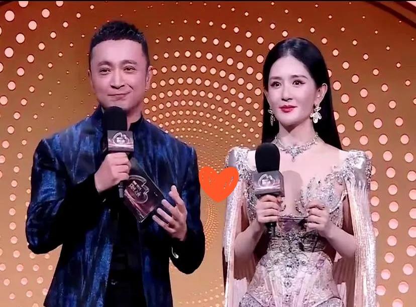 内娱主持人的门槛，已经低到这种地步了吗？话筒递到嘴边，张口就是“陈楚歌”。