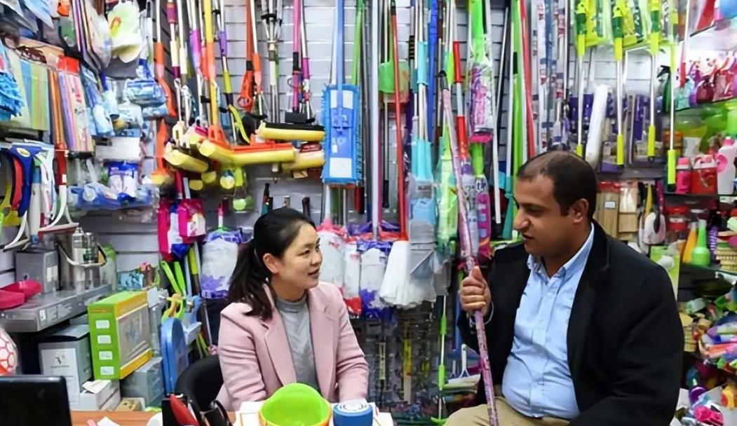 防印模式，赊账没门？义乌老板给印度商人定规矩，要么付全款，要么请离开！义乌老板