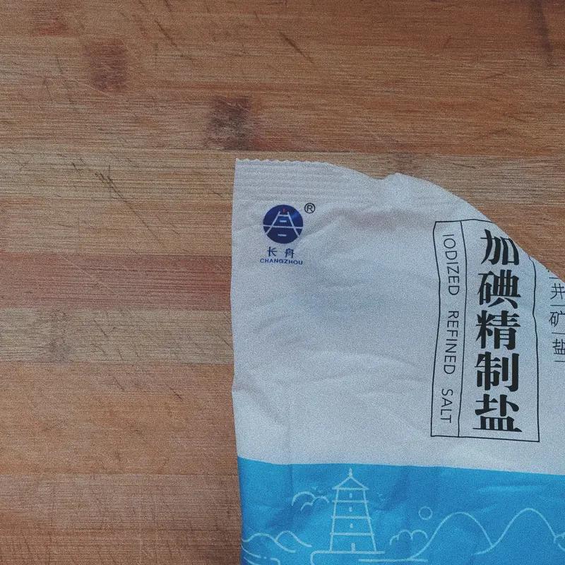 怀孕前查出甲状腺结节，宝妈听信"无碘盐更健康"，让全家常年食用无碘盐，女儿2岁还