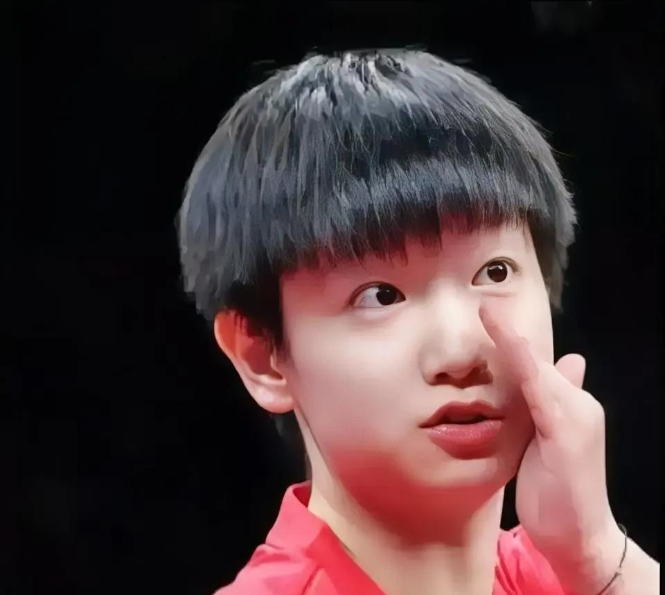 我朋友去多哈世乒赛现场了她说了一句大实话说孙颖莎根本不是电视上看到的那样朋