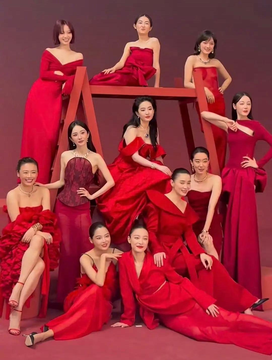 这站位我觉得宋佳站C才是合理的，张小斐也应该往里面来点，一个差一个就视后大满贯了