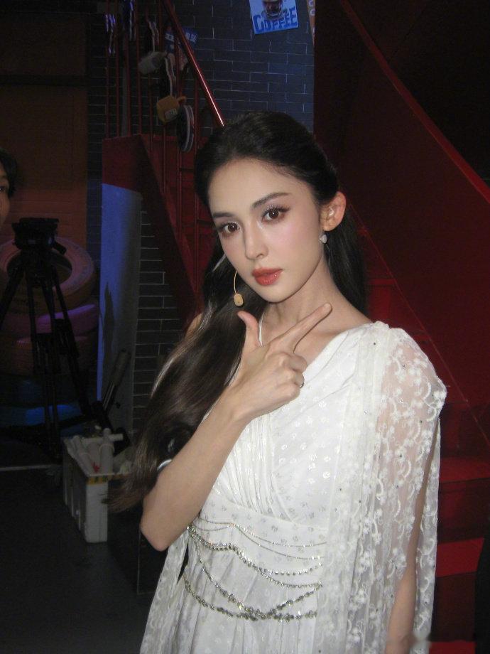 仙气绝了！娜扎cos小雪状态绝佳，完美诠释经典角色～