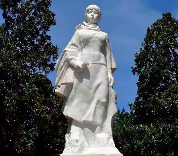 1990年9月，北京房山的荒草丛里，几个湖南干部扒开半人高的杂草，猛地定在原地，