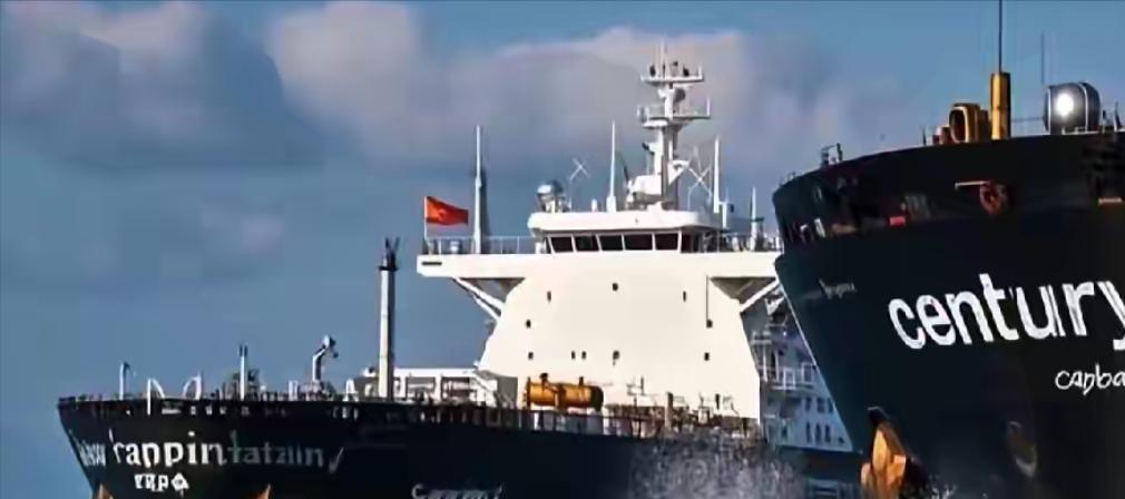 美国这回算是把自己玩进去了，追着一艘空油轮跑了五天五夜，结果被对方连发75次