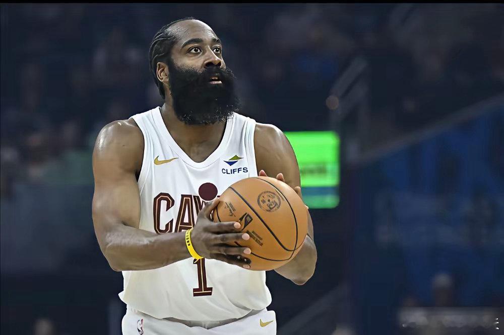 全网都押骑士4比1晋级，可这哪是保送，分明是场精心策划的基因绞杀。骑士虽握52胜