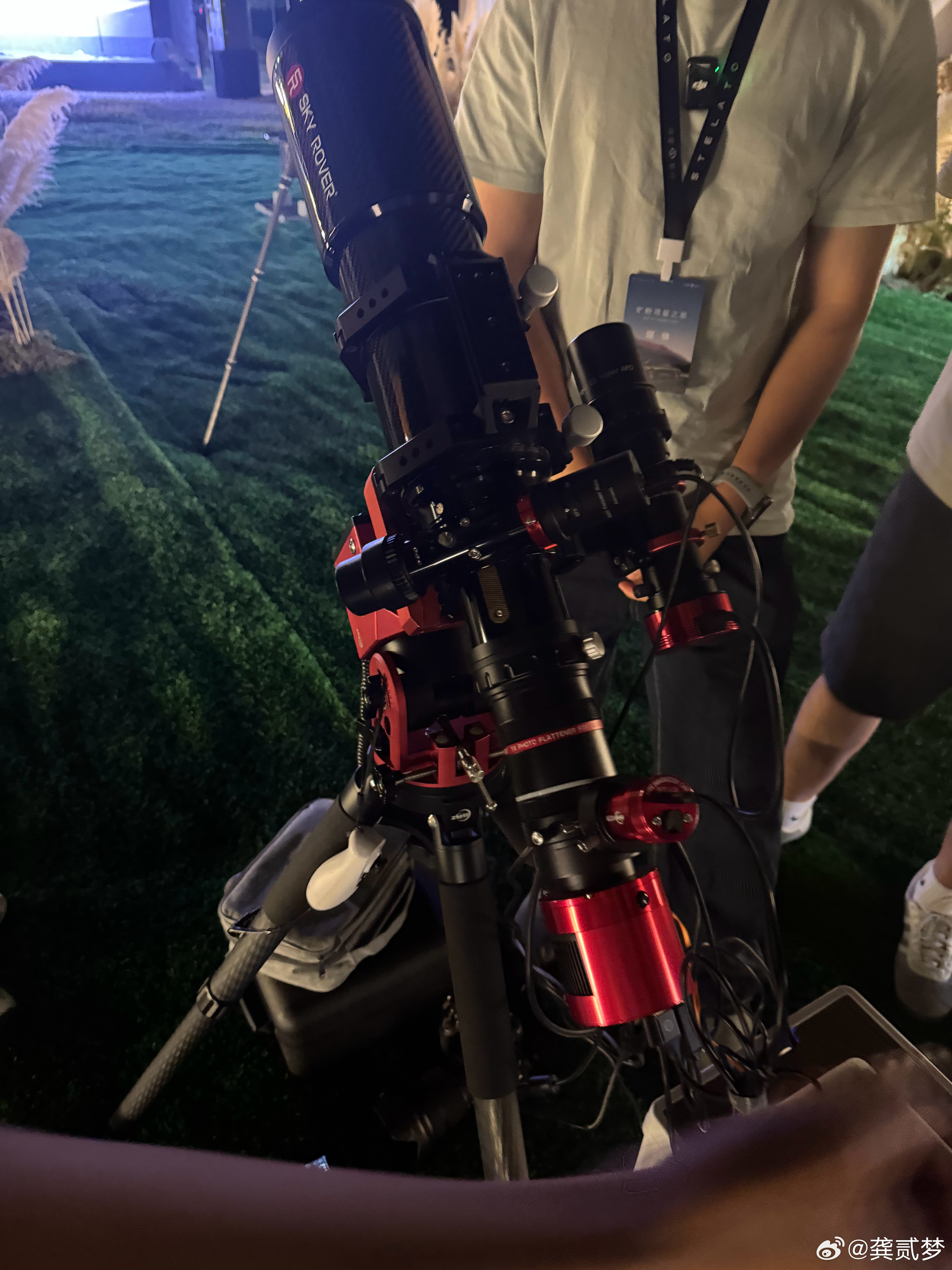 这个天文相机也太帅了图一就是，而且相机是可以链接平板吧画面给一点点通过延时保存下