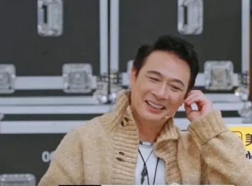 吴镇宇冲上热搜！5月5日，吴镇宇突然冲上了热搜，这次不是他被某个学员震惊到无语