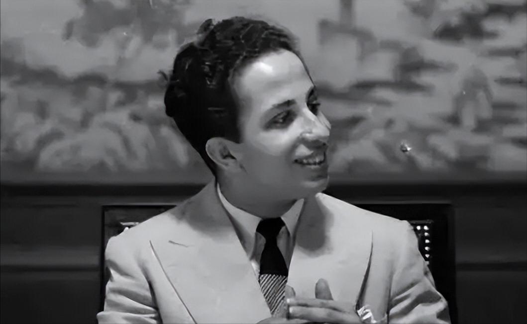 一个4岁登基的国王，18岁才真正掌权，却在23岁那年迎来了生命的终点。1958年