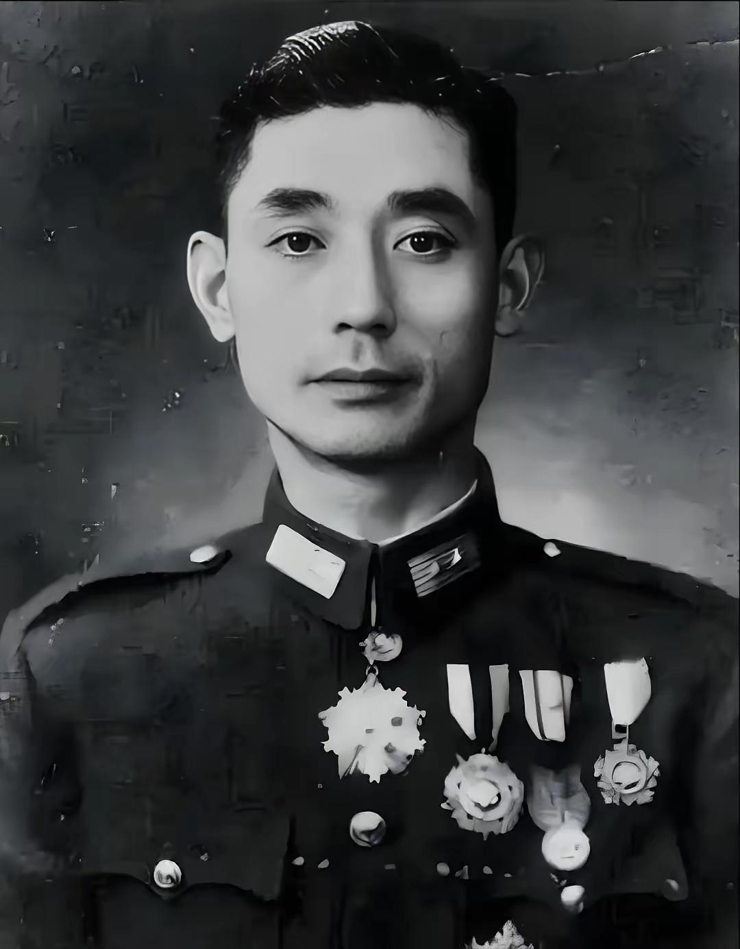 1944年，名将罗树甲被俘，为了让他屈服，日军把他的两根大脚趾砍了下来，用刺刀刺