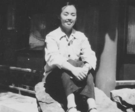 1960年，哈军工院长陈赓办公室冲进一个女孩，她大声问：“凭什么不录取我，我就要