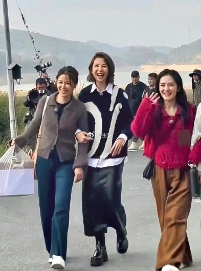 现在服务员已经外卖员逼成这样子了吗