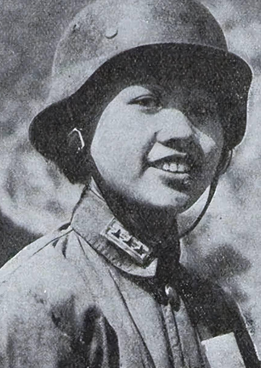 1942年，廖耀湘听说有一个女兵活着走出了野人山，他很激动，不仅亲自向她敬礼，而