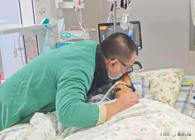 这是一个关于孝道的故事，看哭了！东莞45岁男子辞职照顾患癌母亲，他却在病房问母亲