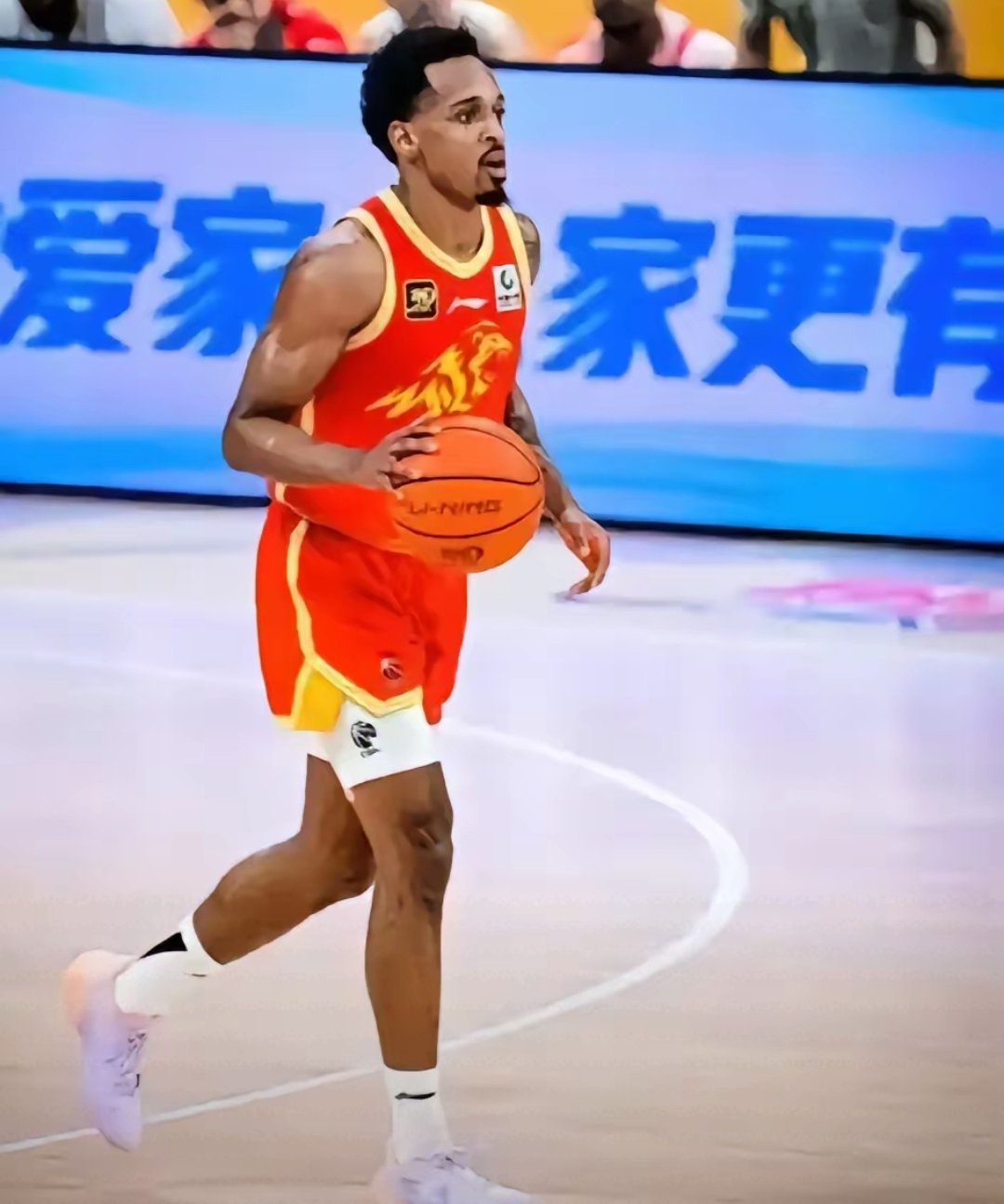 篮协再次向广厦男篮外援巴里布朗表达规划的意愿请求。待遇比上次更加优厚，不知道这次