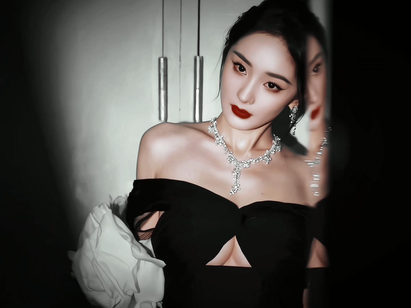杨幂微博之夜⚫️翻到一套宝藏美图