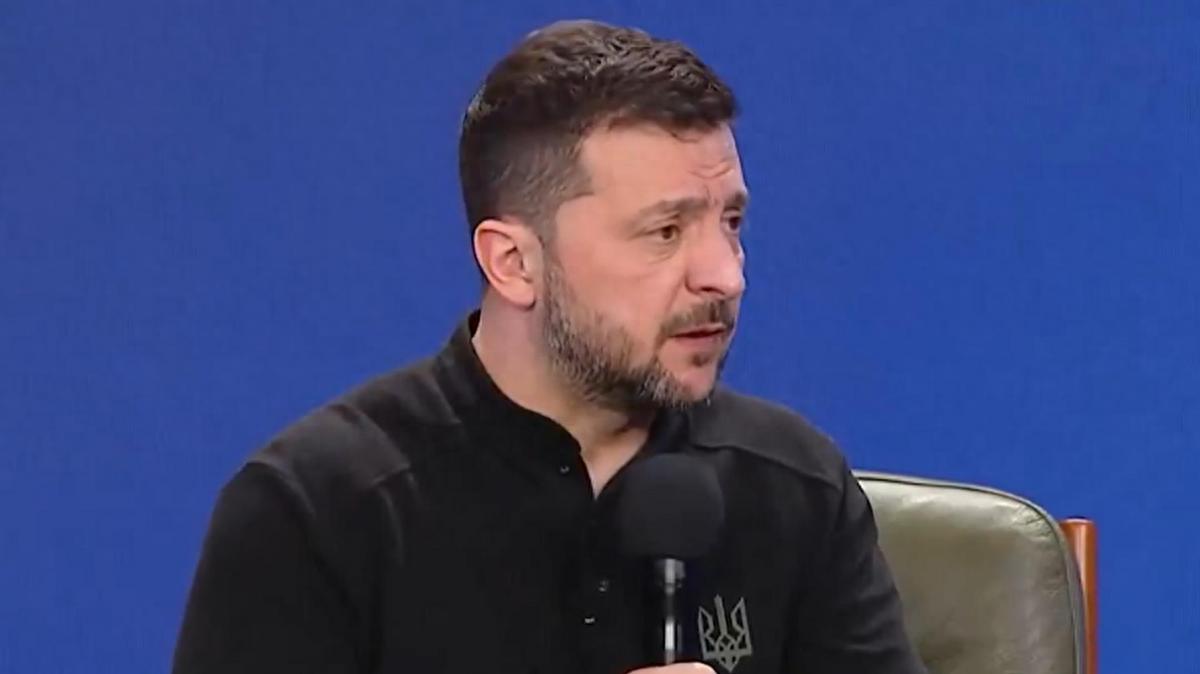 泽连斯基终于扛不住了？他突然松口同意选举，难道乌克兰真要换总统了？这背后，其实是