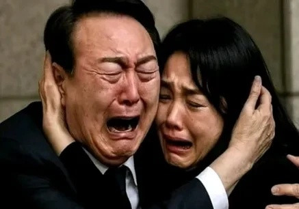 好巧不巧，以色列总理内塔尼亚胡中毒了。以色列内部并不是完全一致的。