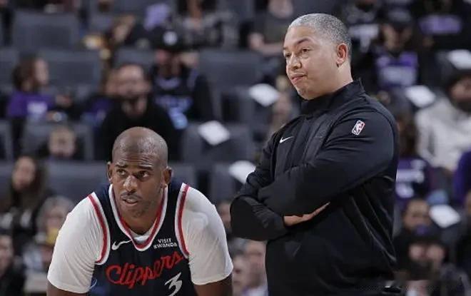 40岁的克里斯保罗，对比48岁泰伦卢，篮球能力强太多了啊！1、数据对比:保罗