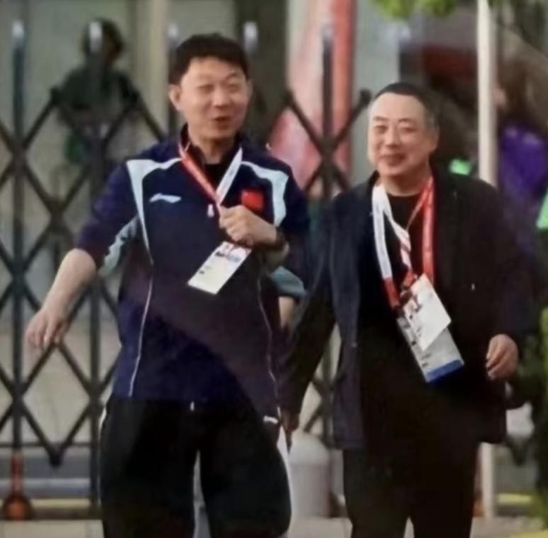 9月21日刘国梁去名古屋亚运会了吗？今天有人发了刘国梁去名古屋的照片，看旁