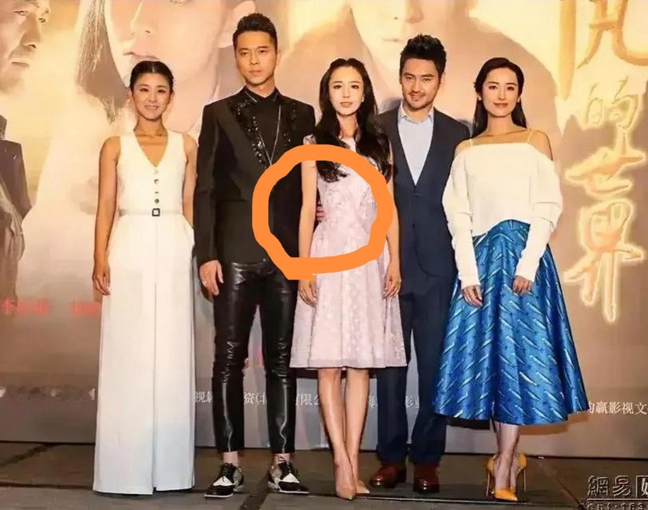 这个剧宣站位合理吗？要是我没记错的话，佟丽娅和吕一在剧中演的都是袁弘的大嫂吧，可