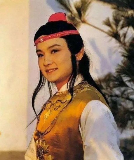 1984年，拍完戏的欧阳奋强回到家，发现了一张邓婕留的纸条，上面写着，让他去宾馆
