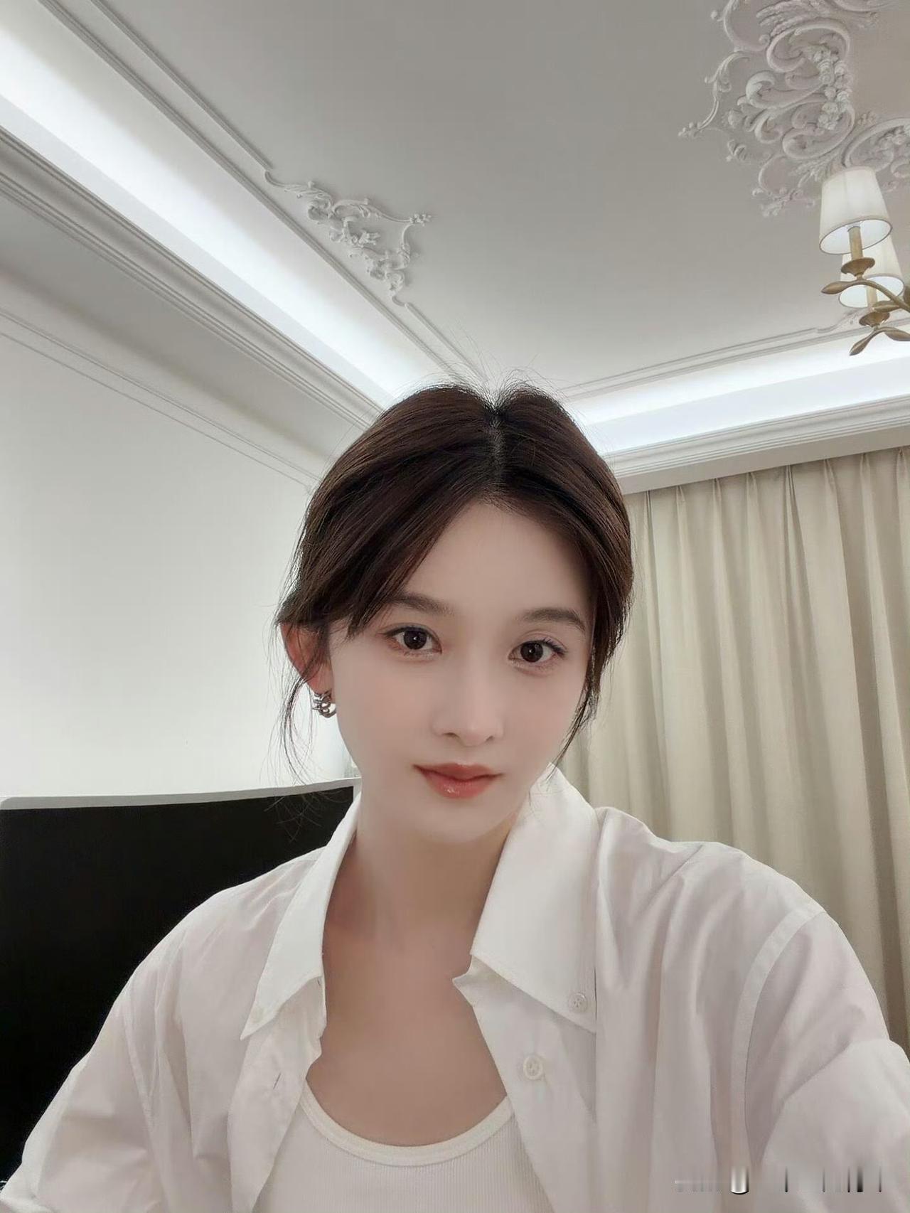 赵樱子又靠“爆料”上热搜，是为了蹭流量还是子虚乌有的幻想……赵樱子在直播中宣