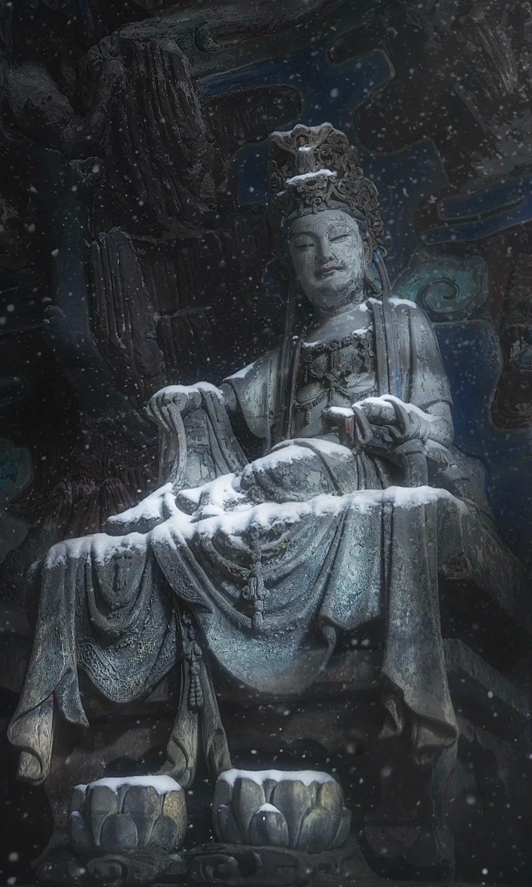 ❄️雪吻大足：一片静谧的白色圣地当雪花覆盖千年古迹时，大足变成了一个如梦似幻的