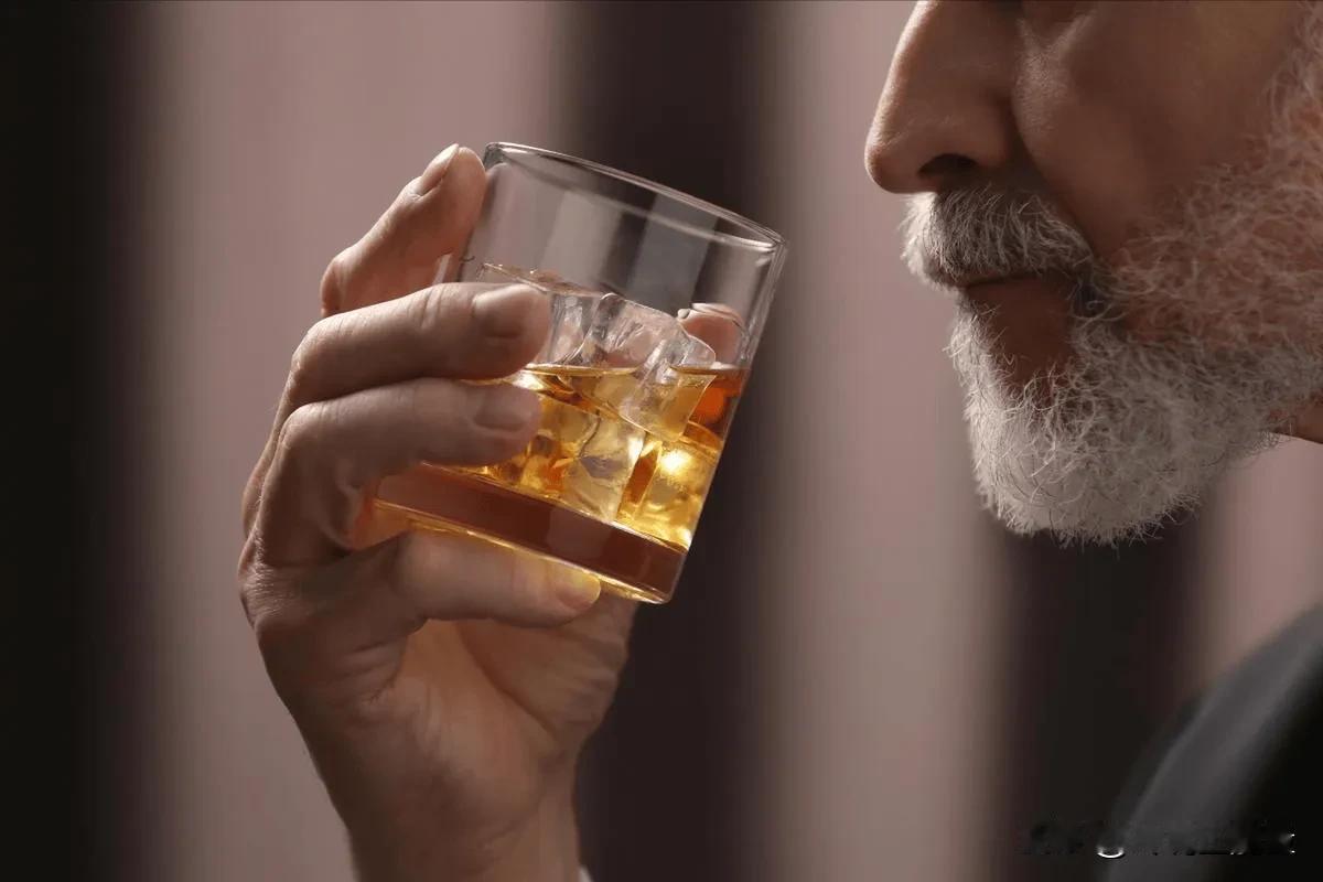 有人说：“如果你喝了酒之后，不胡言乱语，不哭不闹，不认为宇宙都是你的，不