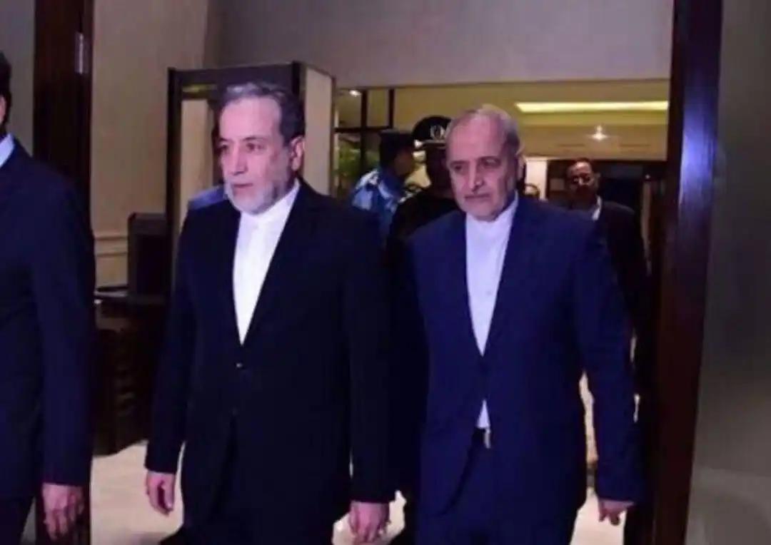 伊朗开始掀桌子了！4月27日，伊朗外长阿拉格齐向调解方递交谈判条件：在霍尔木