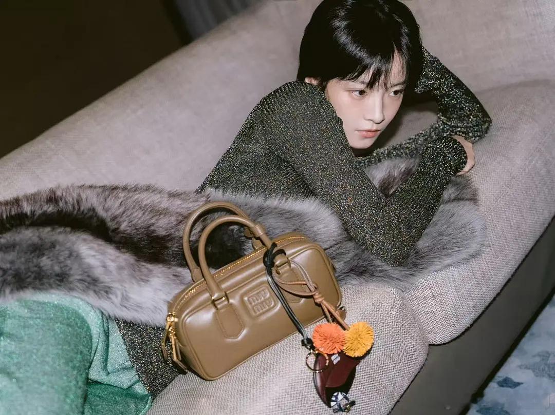 MIUMIU三小花出图了，李庚希、赵今麦、刘浩存谁的表现力最佳？​​​