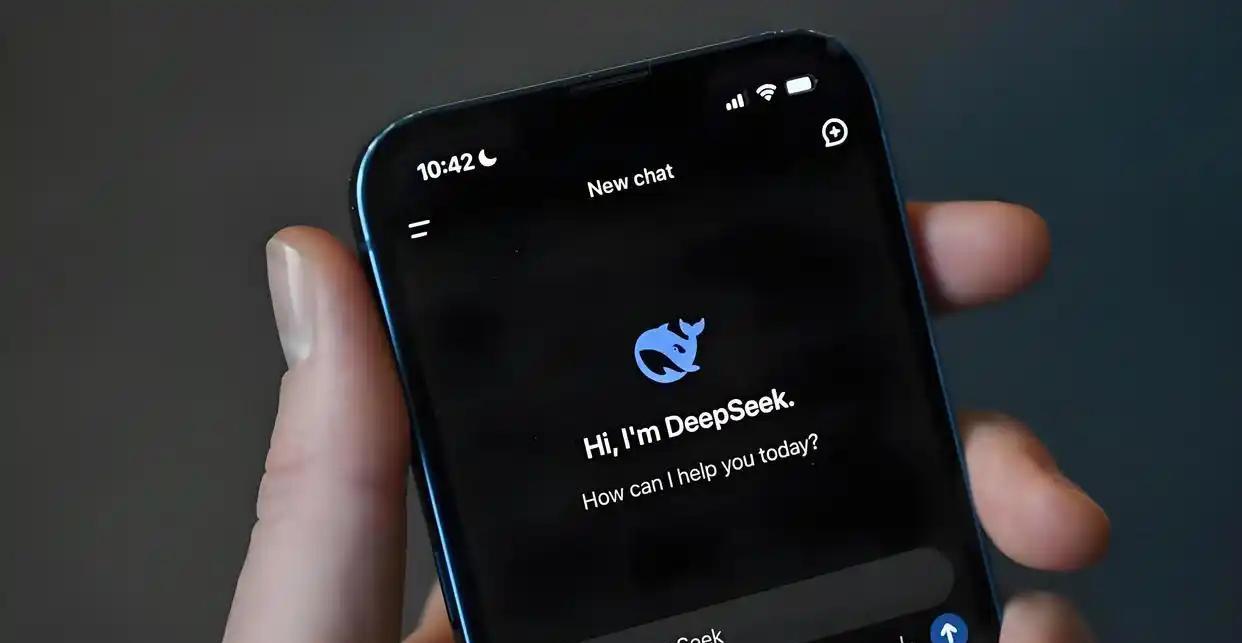 DeepSeek的发行现在估计肠子都悔青了！2025年7月23日消息，仅半年的时