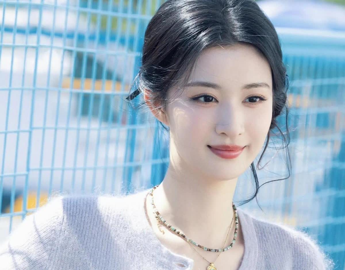 姐妹们说句实话追跑男这季发现章若楠和范丞丞凑cp王楚然明明站在边上可