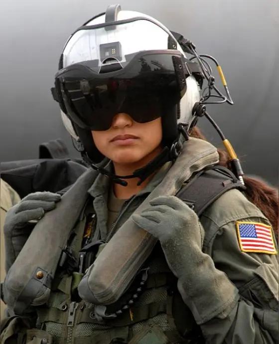 为啥美国拼了命也要救回飞行员？很多人就不理解：这不是脑子有病吗？为了救一个人