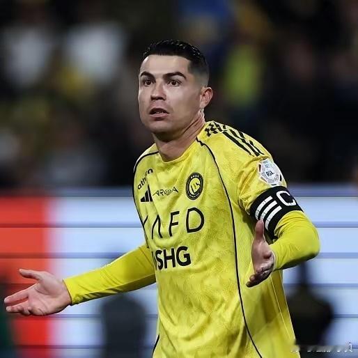 随着C罗的事越闹越大，大胆猜测他可能的下家和结局：1.留在利雅得胜利！一年2亿欧