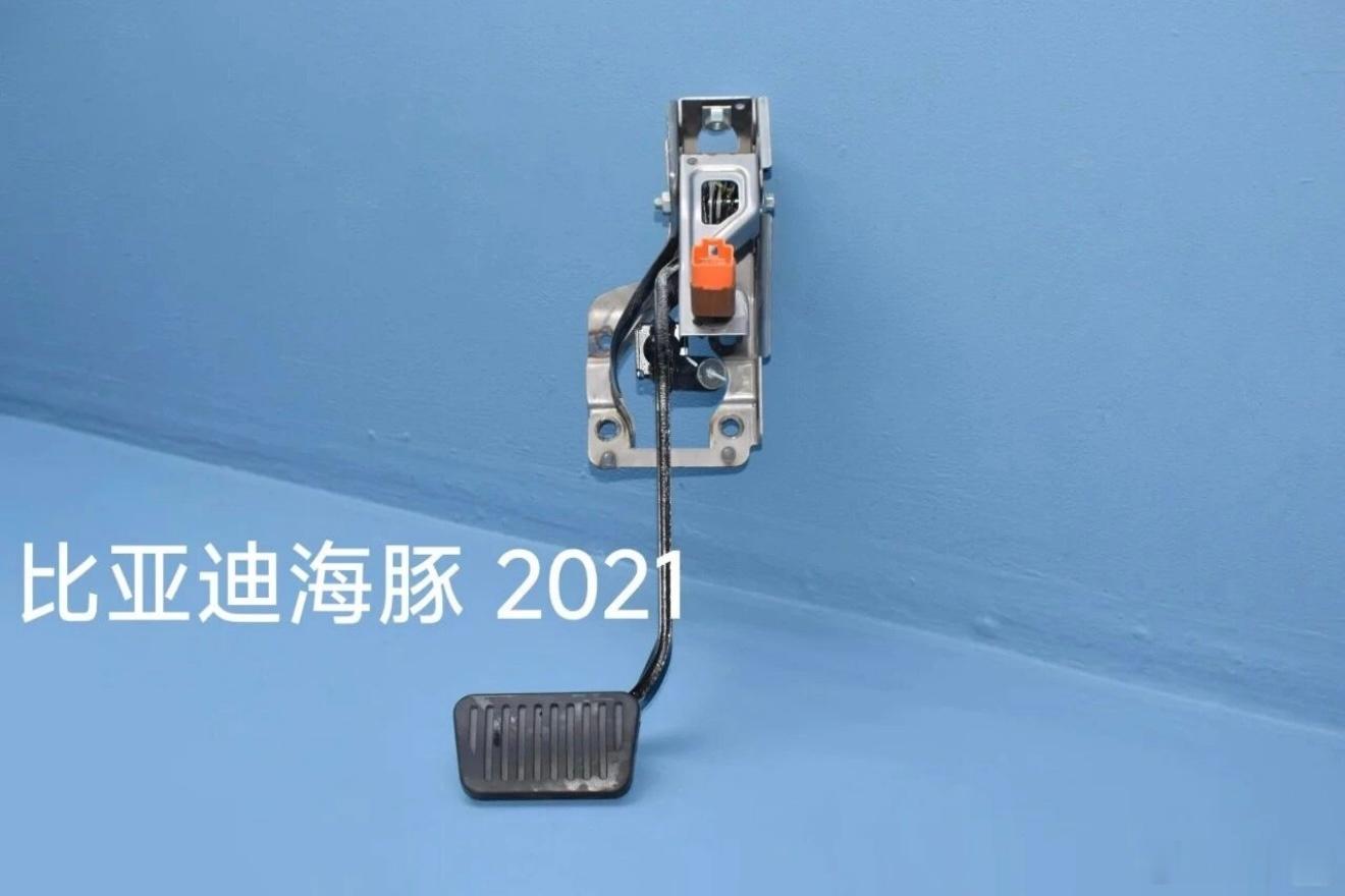 来看看其他汽车的制动踏板支架是什么样的？懂车帝评测“尊界V800刹车踏板支架断裂