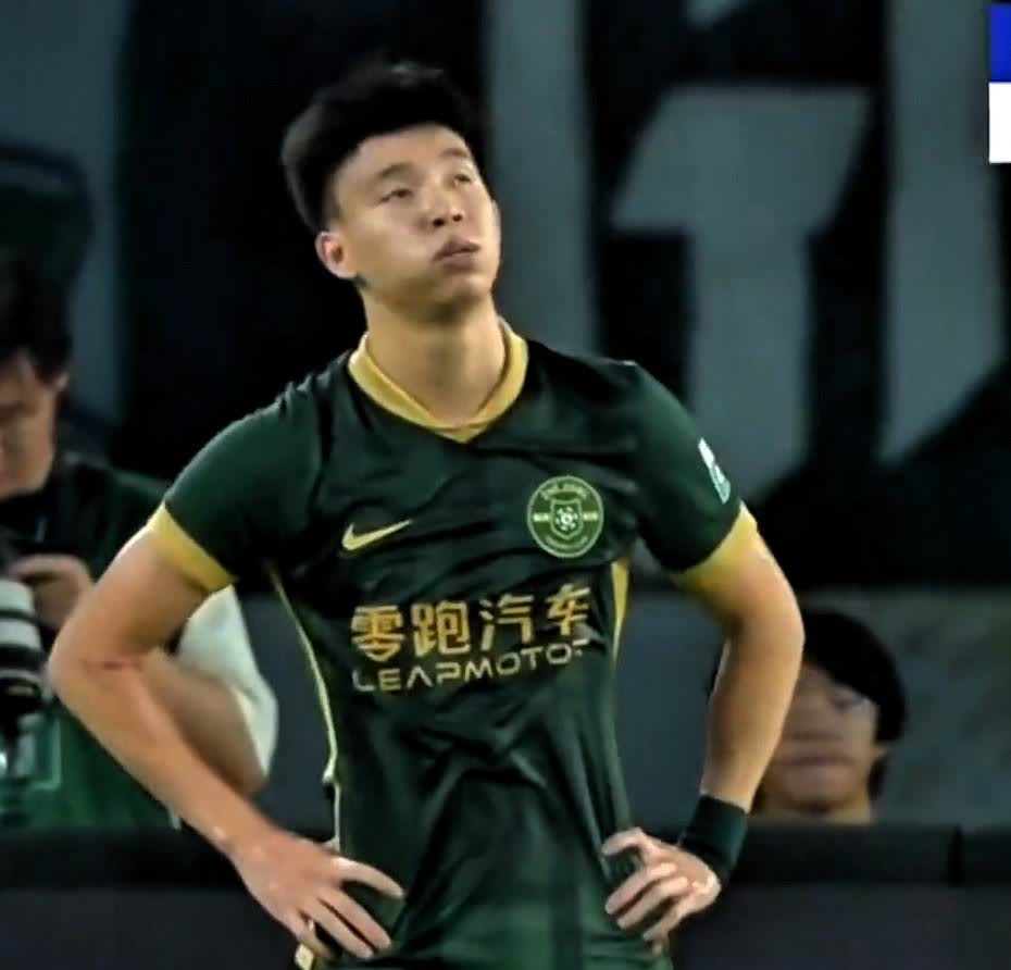 媒体人苗原认为，浙江队引进亚戈本是想让其为米神和小王分担压力的，但目前来看，效果