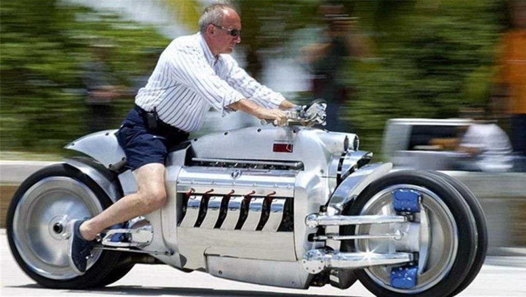 嗨到死 看看世界上最快的摩托车加速