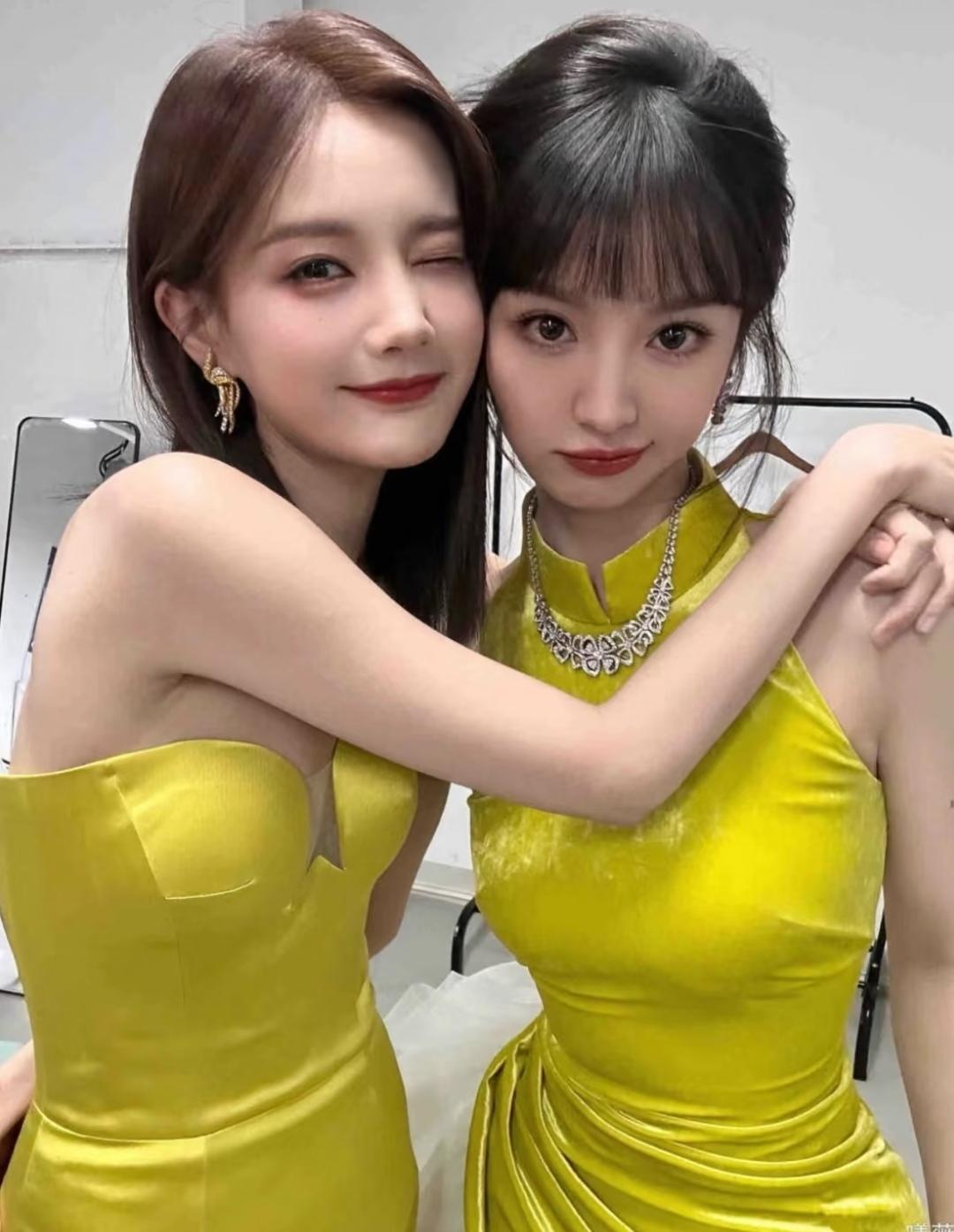 其实一直挺费解的，娱乐圈里的李一桐和田曦薇，颜值和身材都很出挑，长相可爱又带着几