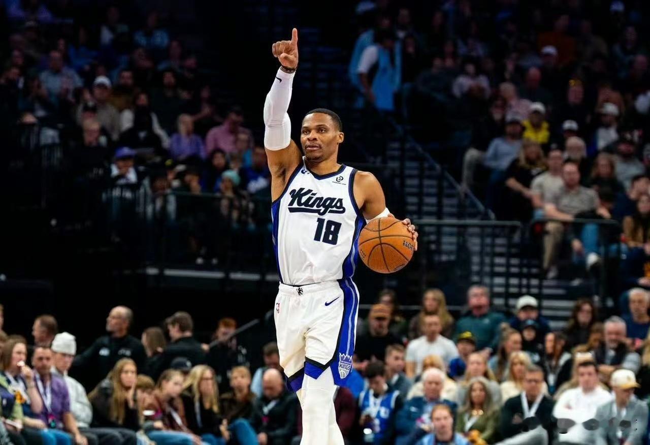 威少仅得3分！正负值-24！今天国王不敌灰熊的比赛，威少首发出战20分钟，他